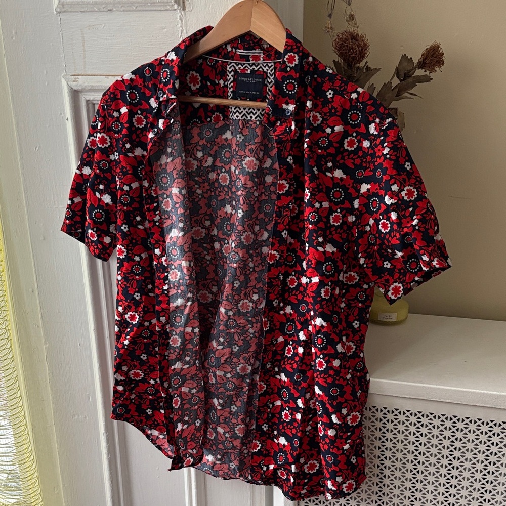Vibrant Floral Men's Button Down Shirt